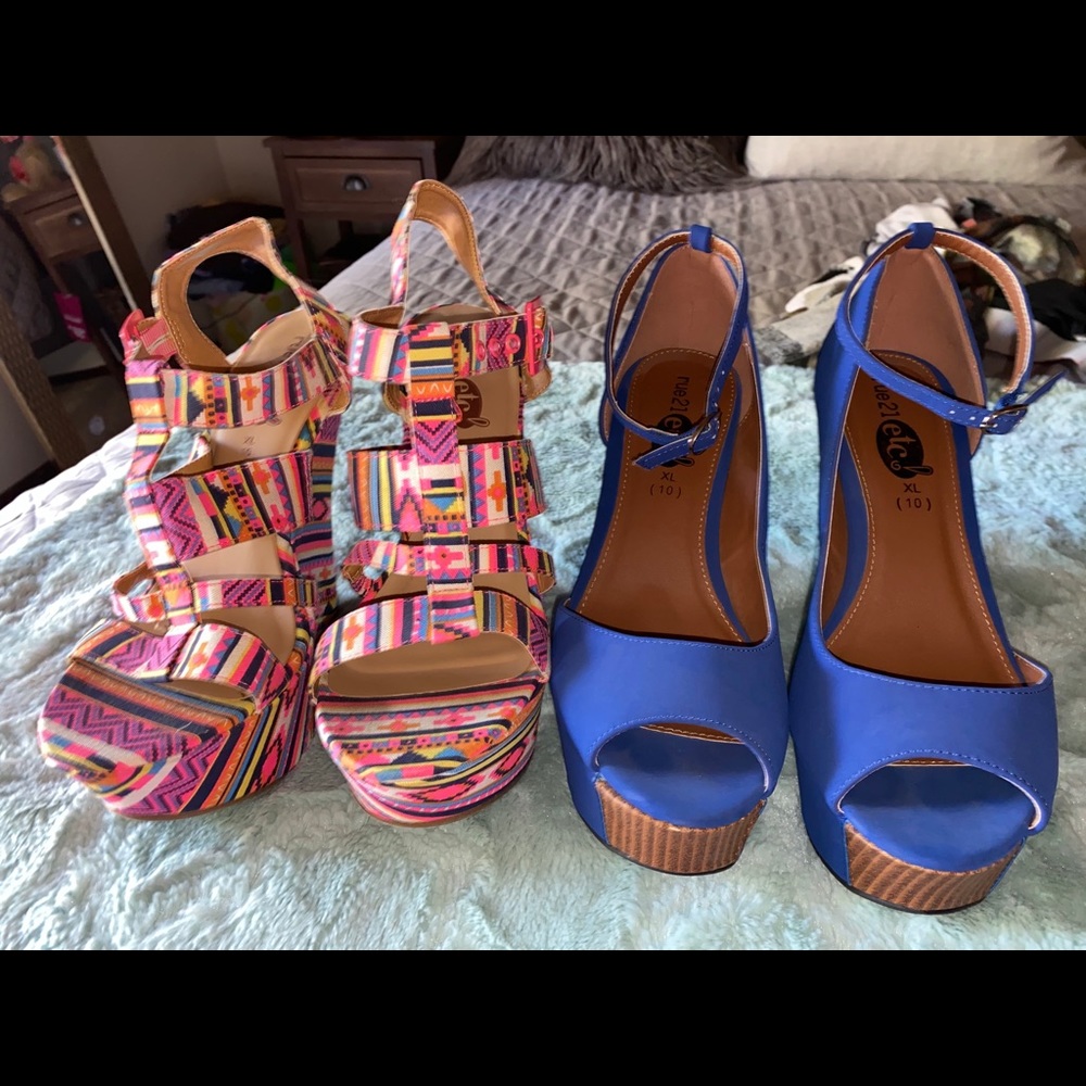 2 pairs of shoes